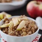Amish-Style Apple and Cinnamon Baked Oatmeal