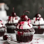 Easy Halloween food ideas : Black Forest Cupcakes